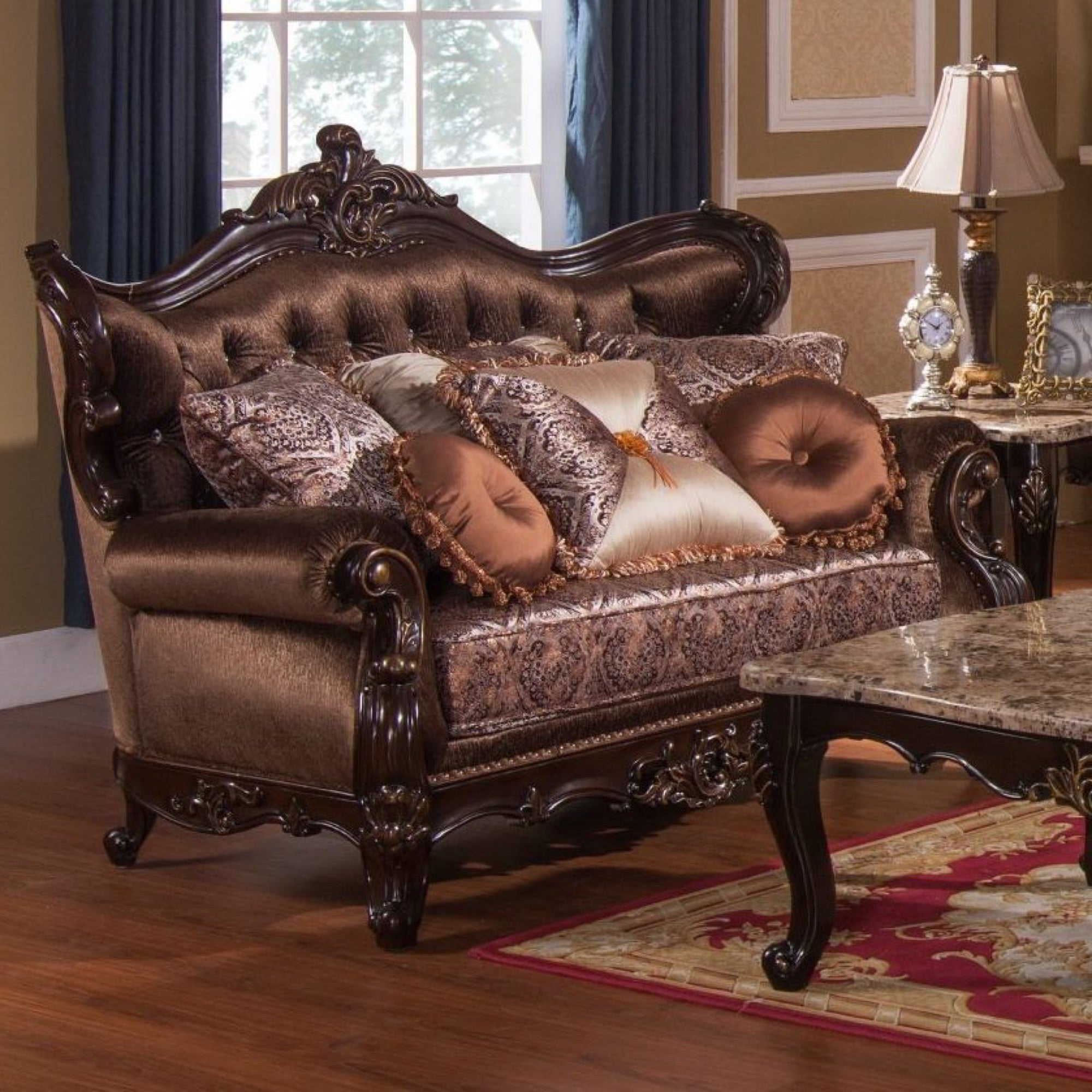 Aroma Traditional Loveseat