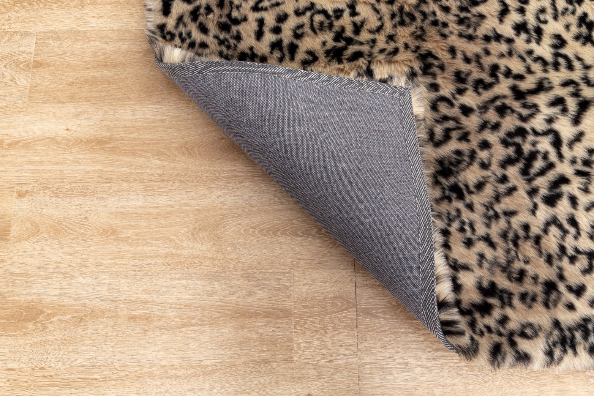 Luxury Leopard Print 5x7 Area Rug - Adams Furniture