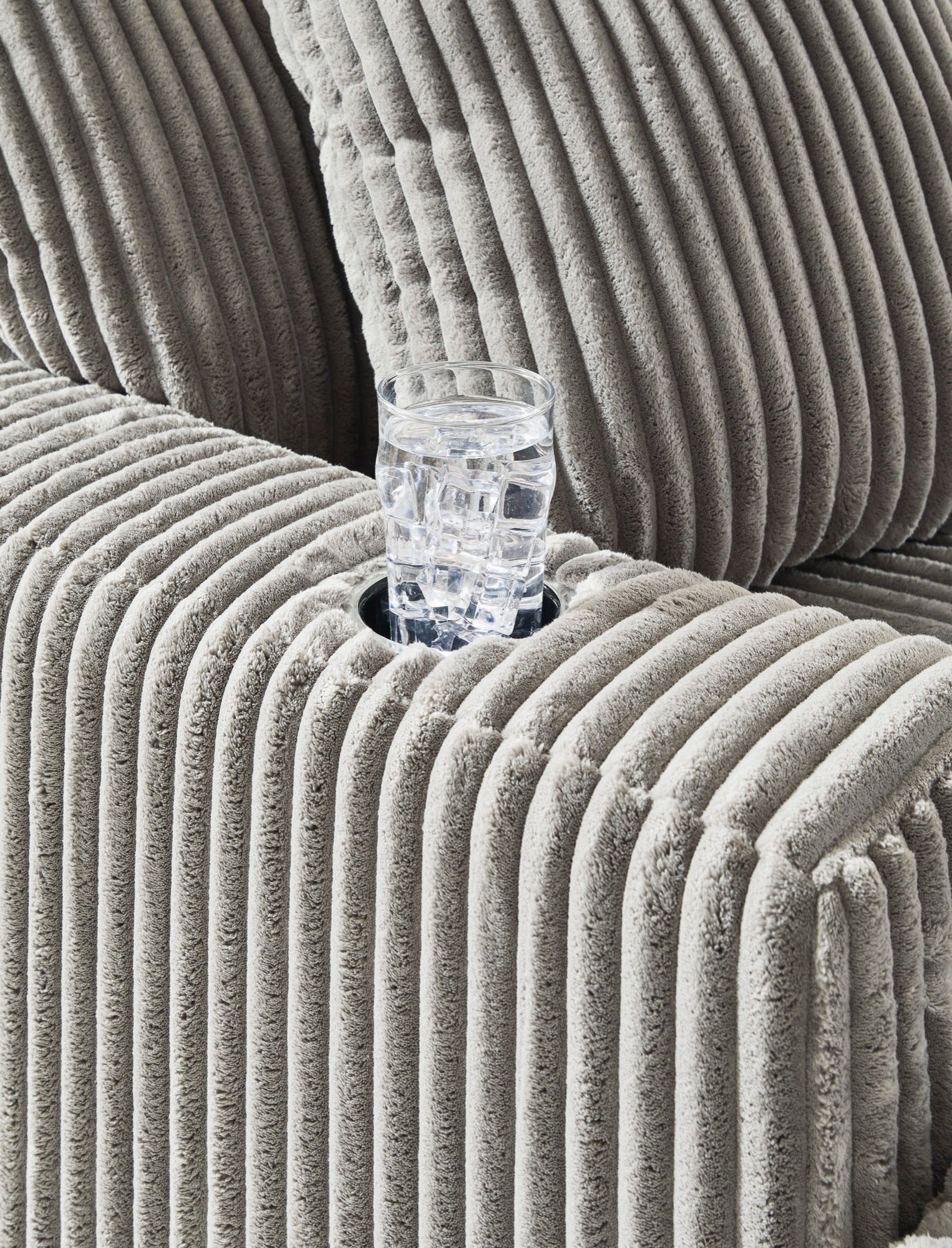 Lindyn Chaise - Adams Furniture