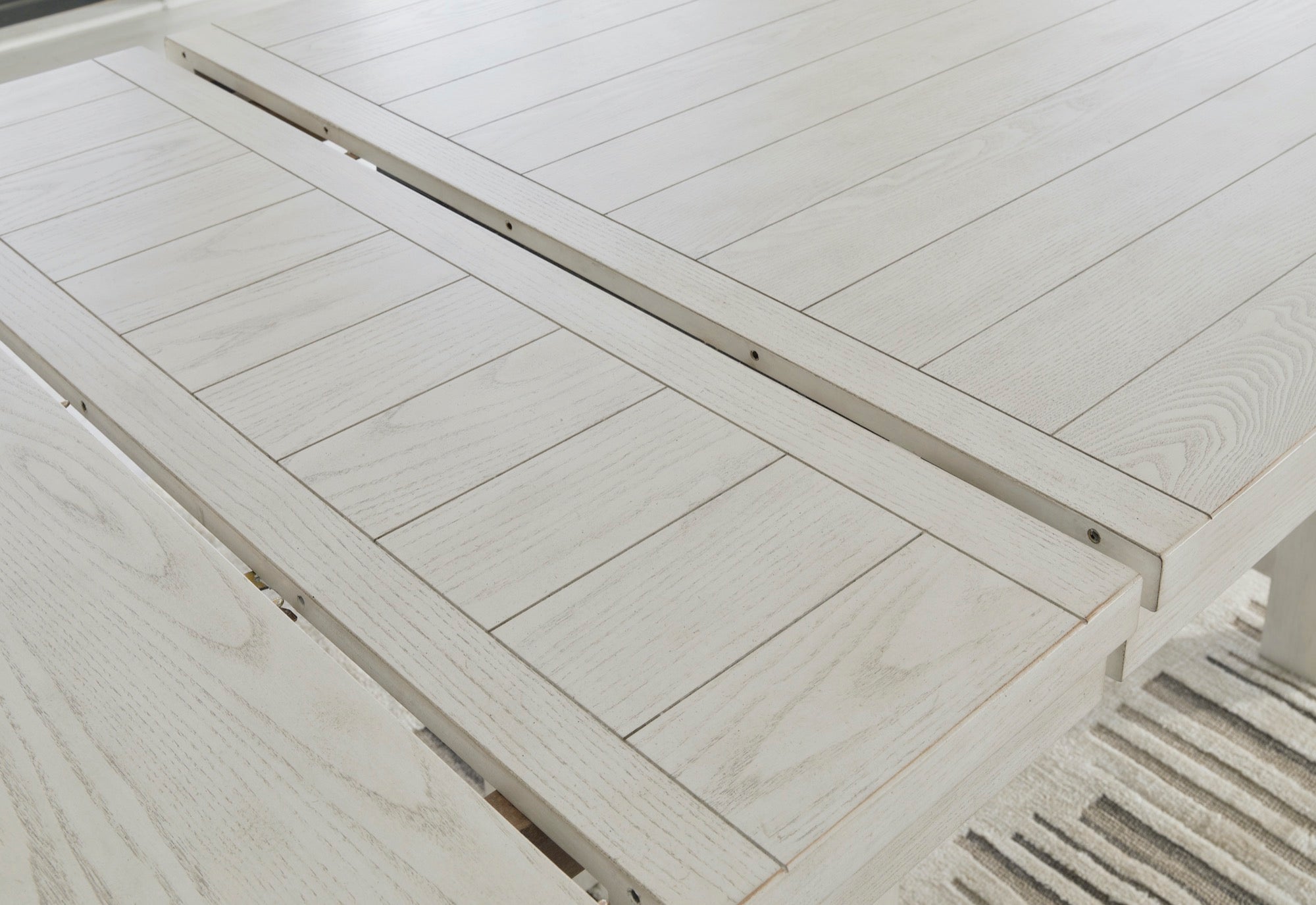 COUNTER TABLE, ANTQ WHITE - D642-32 (8035)