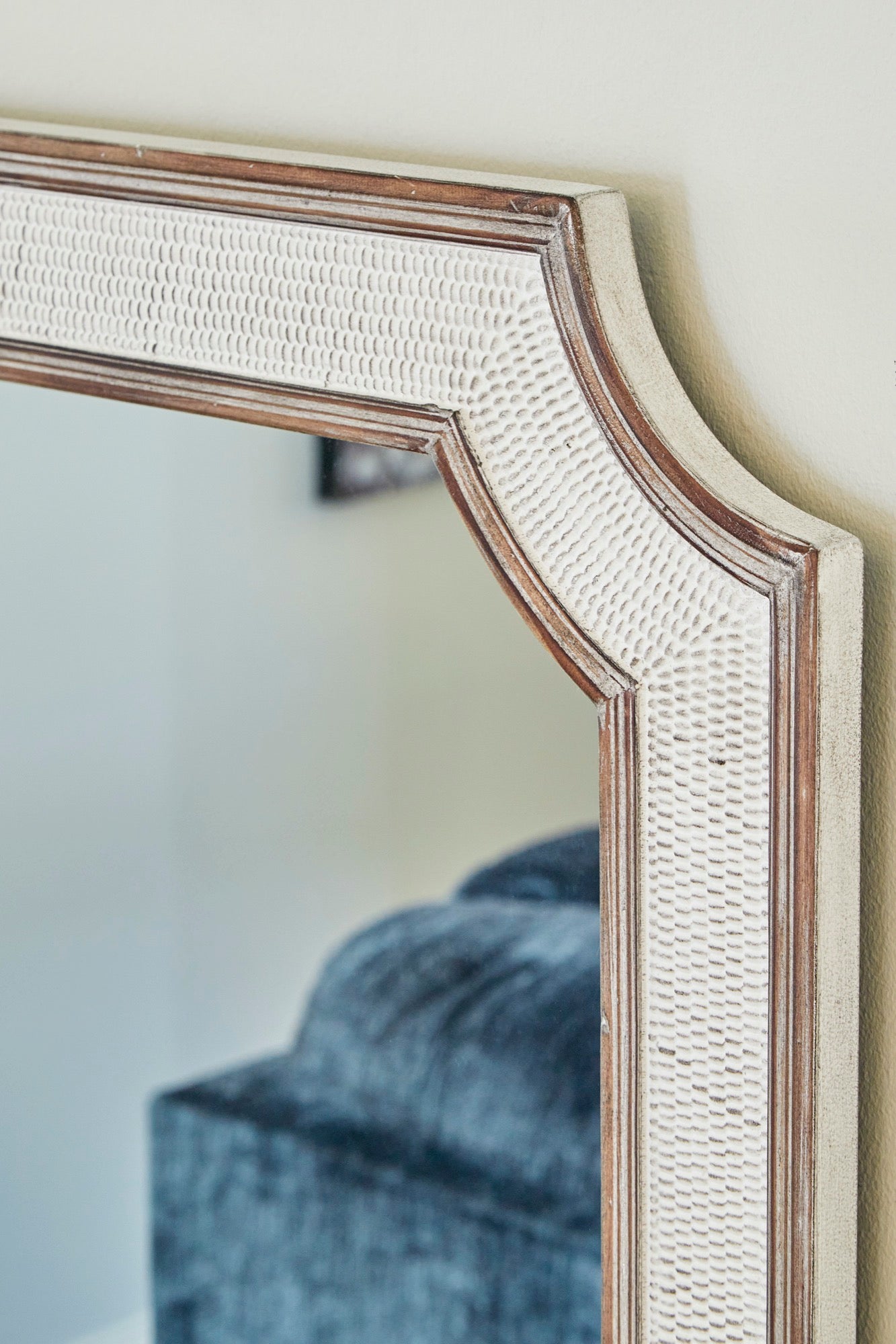 Howston Accent Mirror - Adams Furniture