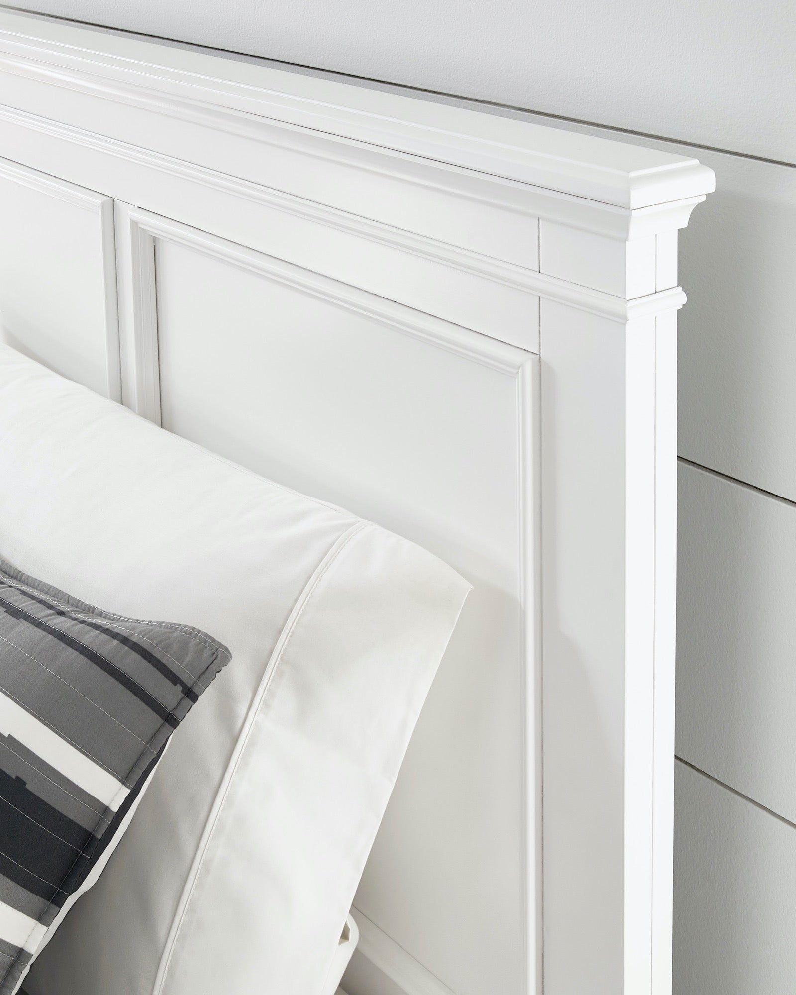 Fortman Queen 3 Piece Bedroom Set - Adams Furniture