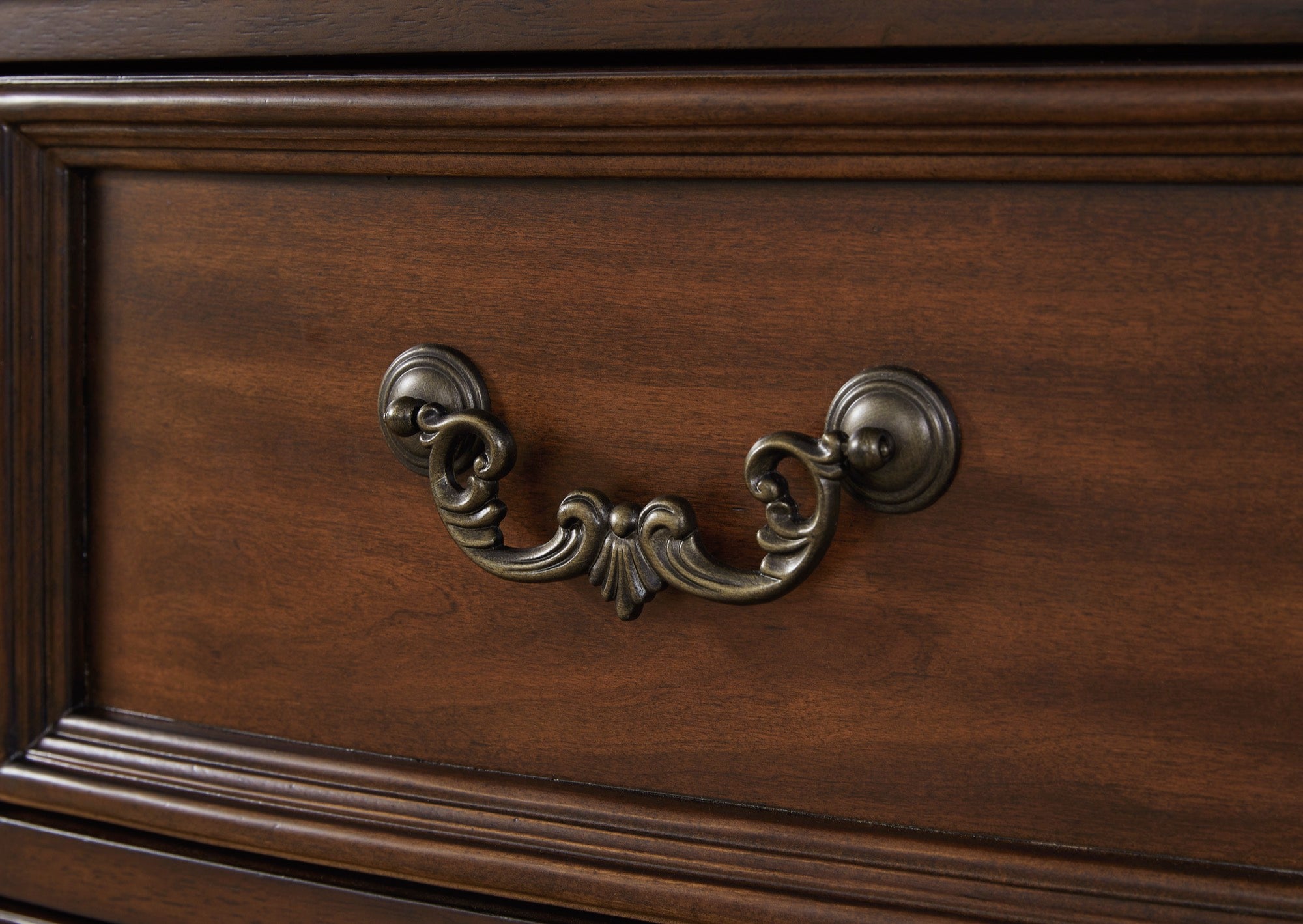Lavinton King 3 Piece Bedroom Set - Adams Furniture