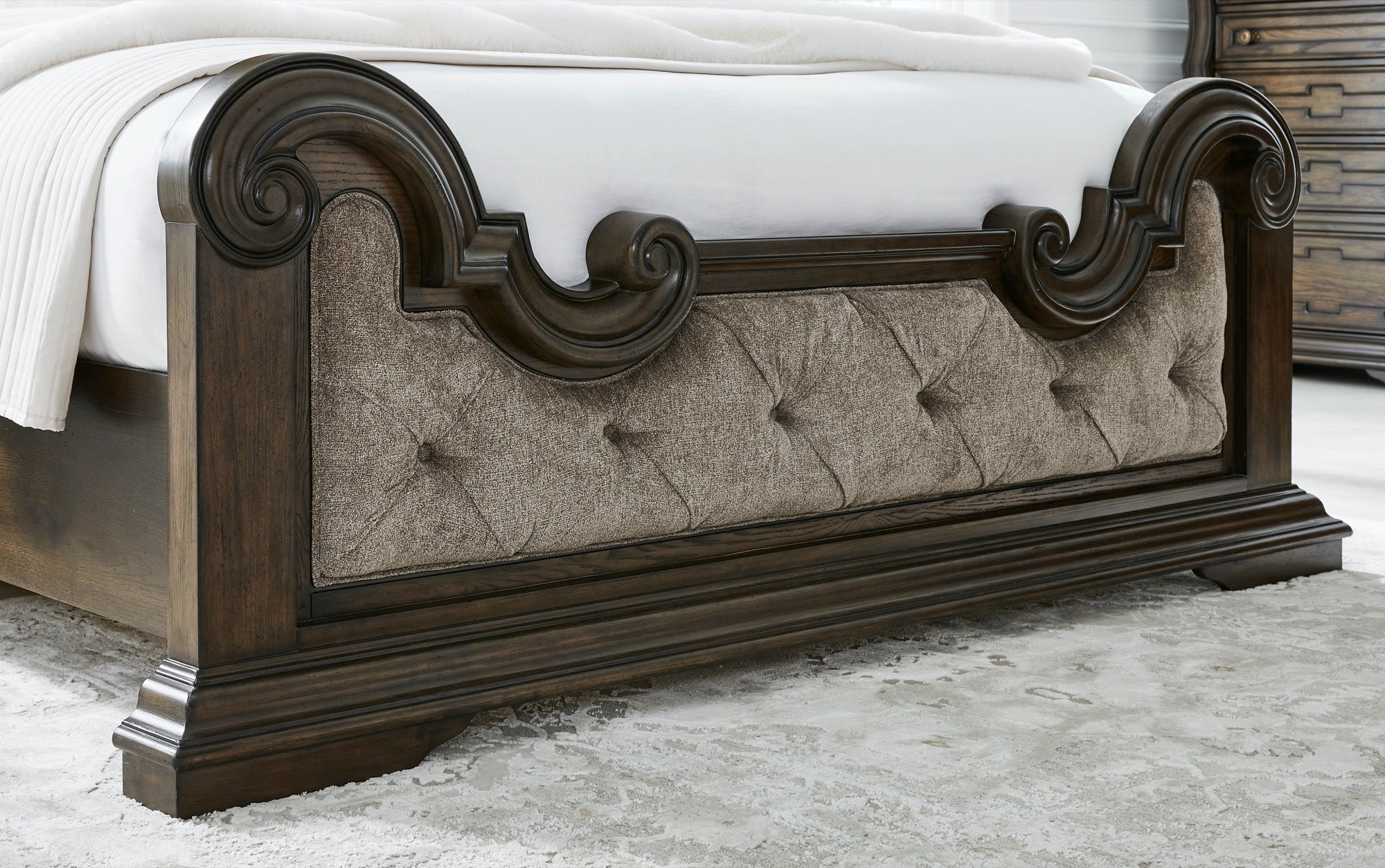 Madelyn Queen 3 Piece Bedroom Set - Adams Furniture