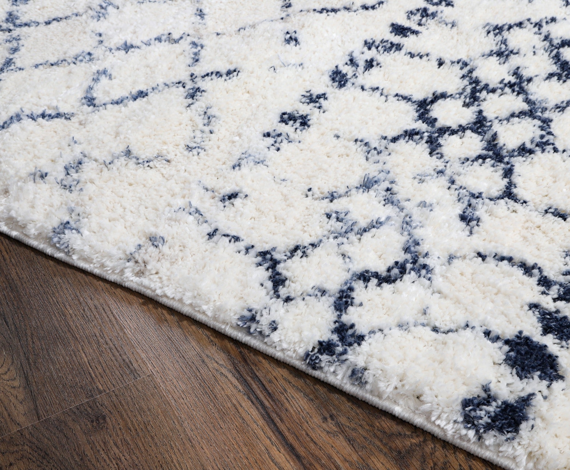 Daku White/Dark Blue Runner - Adams Furniture