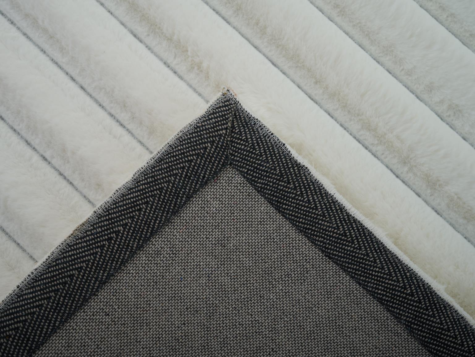 Madrid 5X7 Area Rug - Adams Furniture