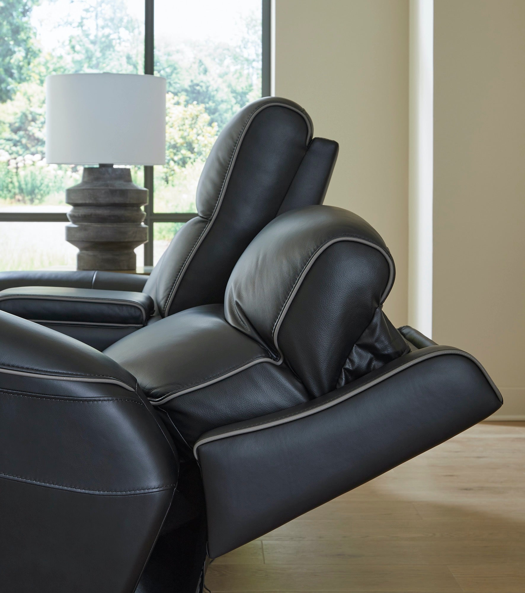 Maverick Onyx Power Recliner with Adjustable Headrest, Massage & Heated Seats - Adams Furniture