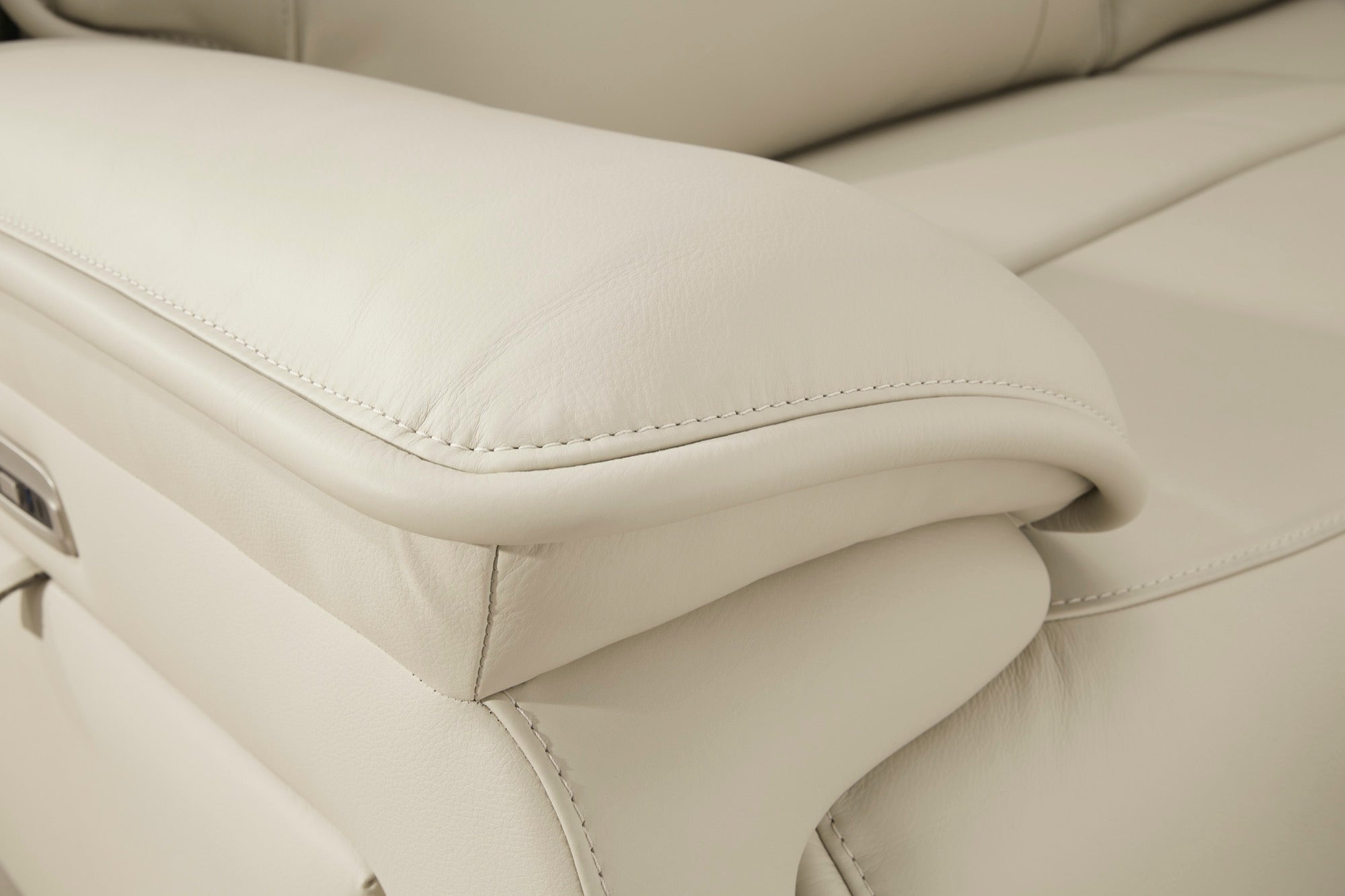 Jayden 6-Piece Power Reclining Sectional - Adams Furniture