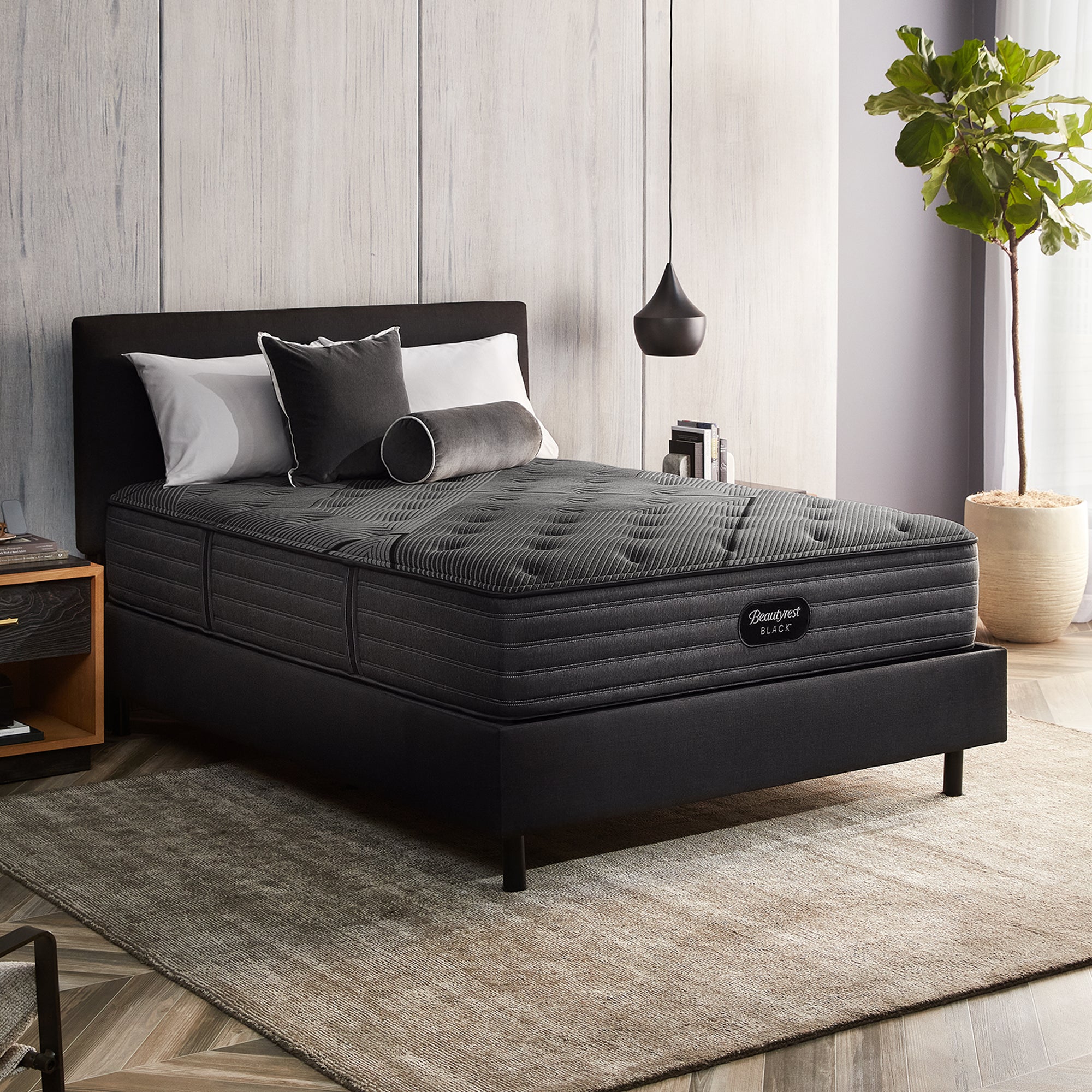 Simmons Beautyrest Black L-Class Medium Queen Mattress