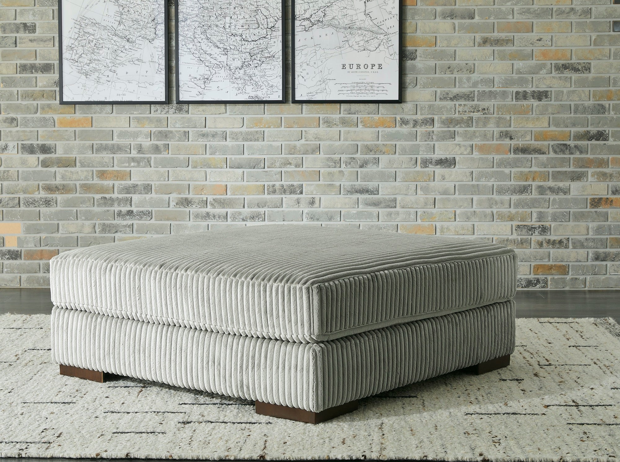 Lindyn Oversized Accent Ottoman - Adams Furniture