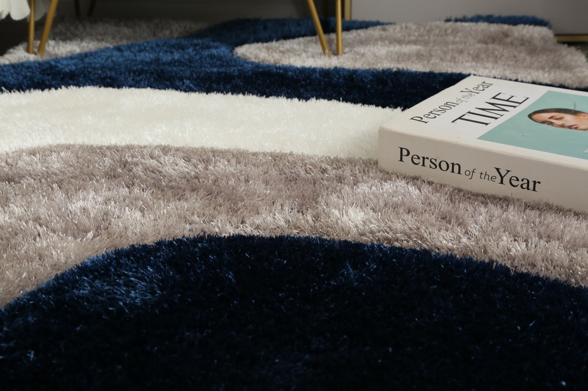 Mateos Navy/Beige/White 5x7 Area Rug - Adams Furniture
