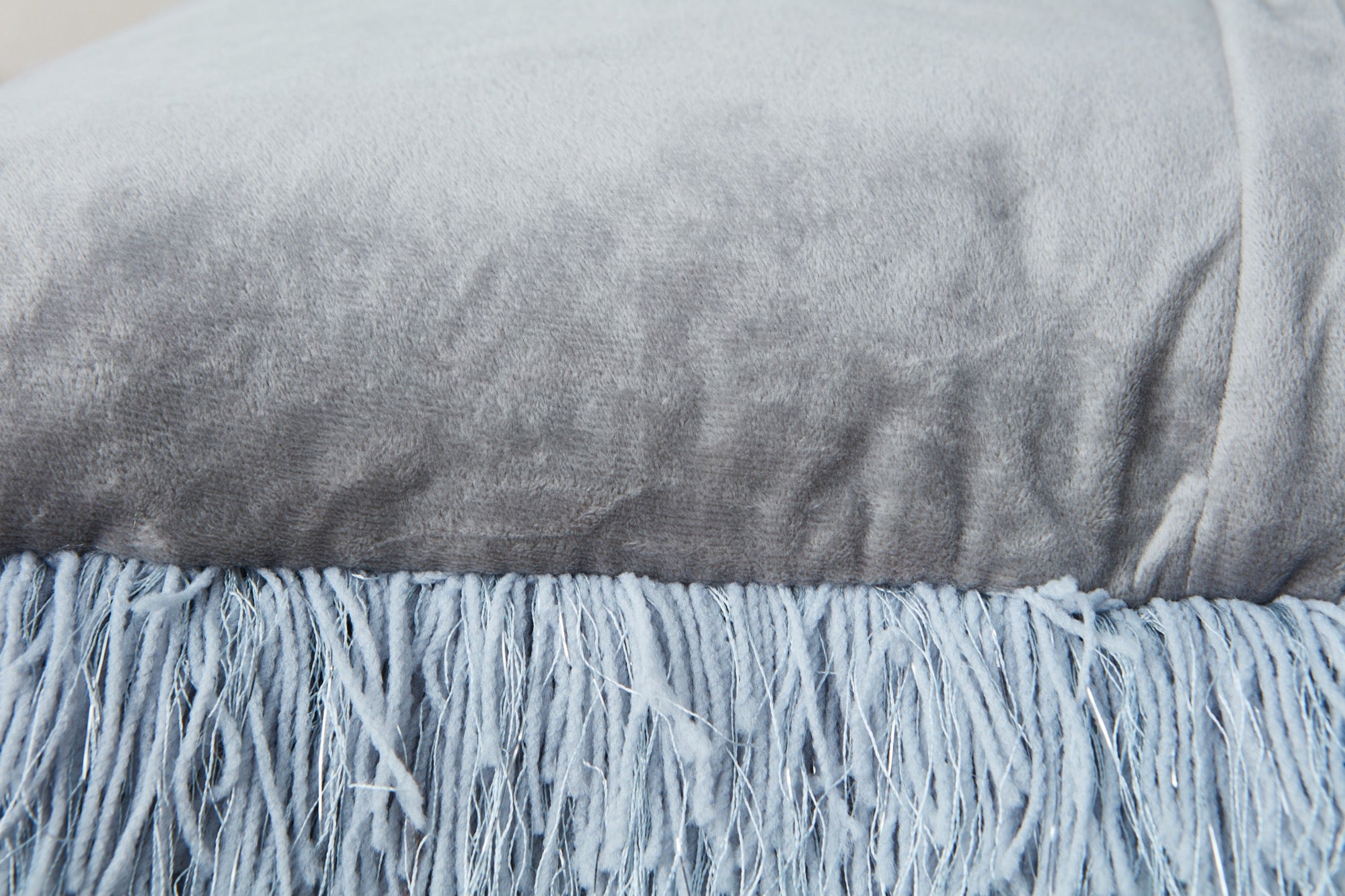 Manhattan Pillow - Adams Furniture