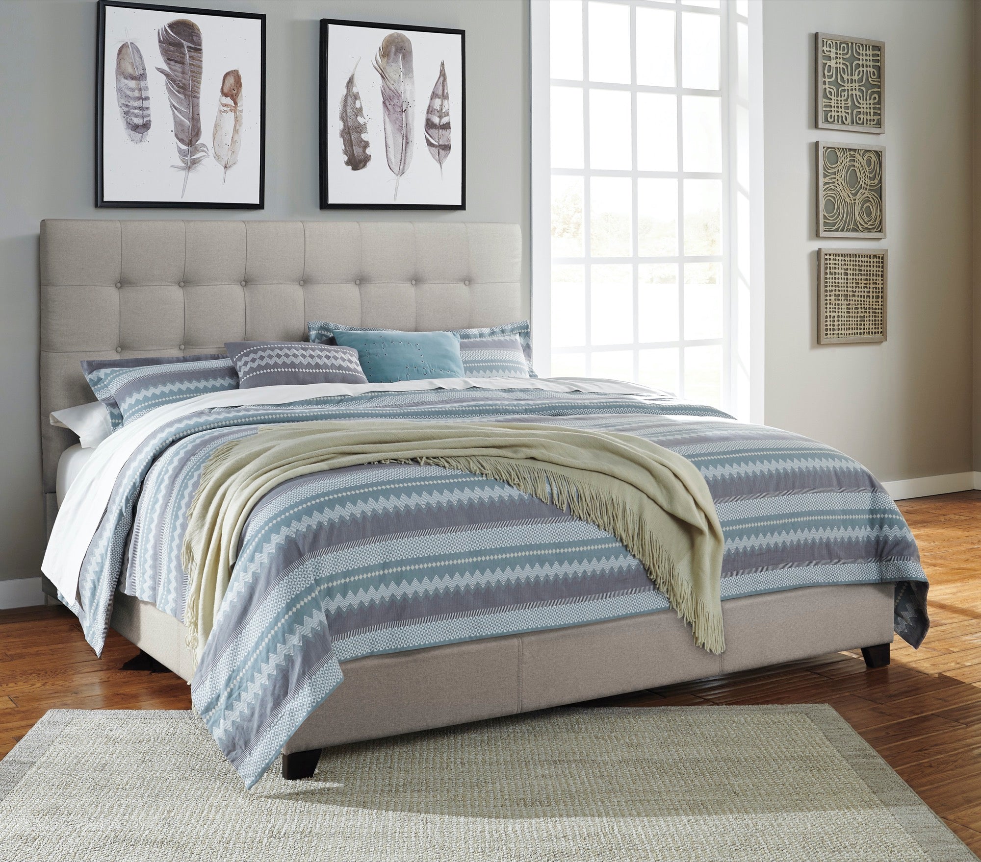 Dolante Queen Upholstered Bed - Adams Furniture