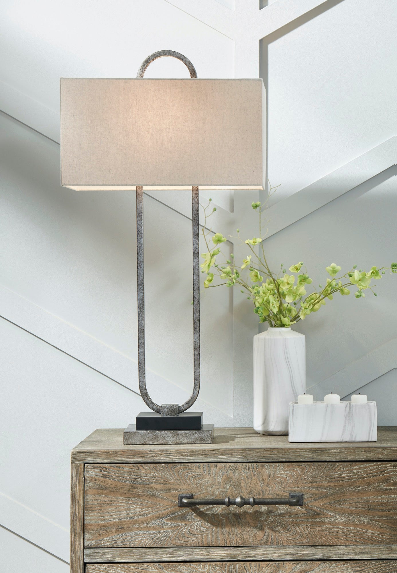 Bennish Table Lamp - Adams Furniture