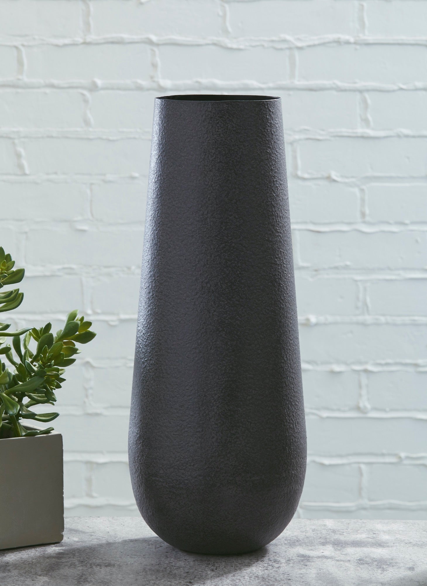 Fynn Vase - Adams Furniture