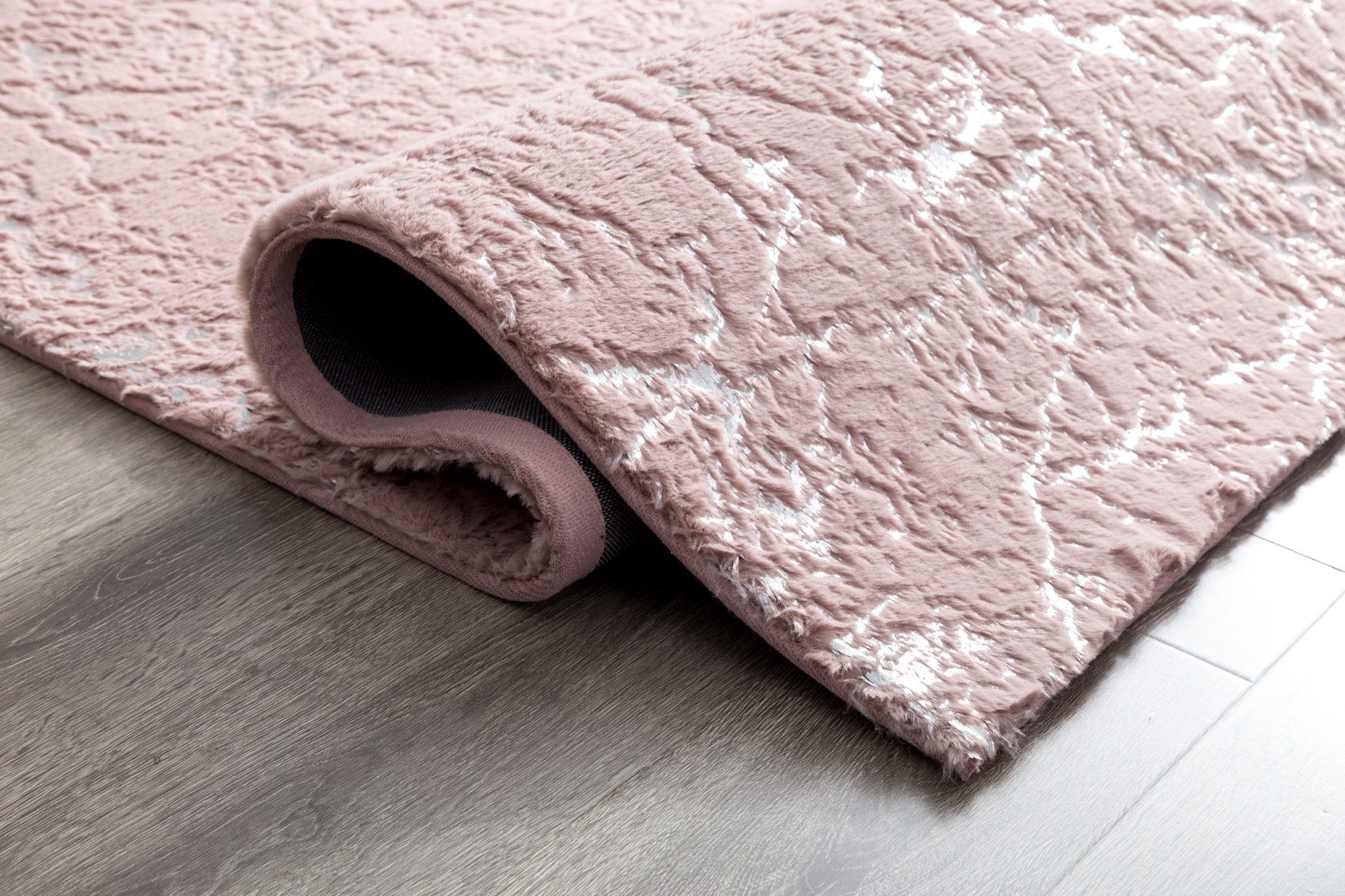 Chryso 5x7 Pink Area Rug