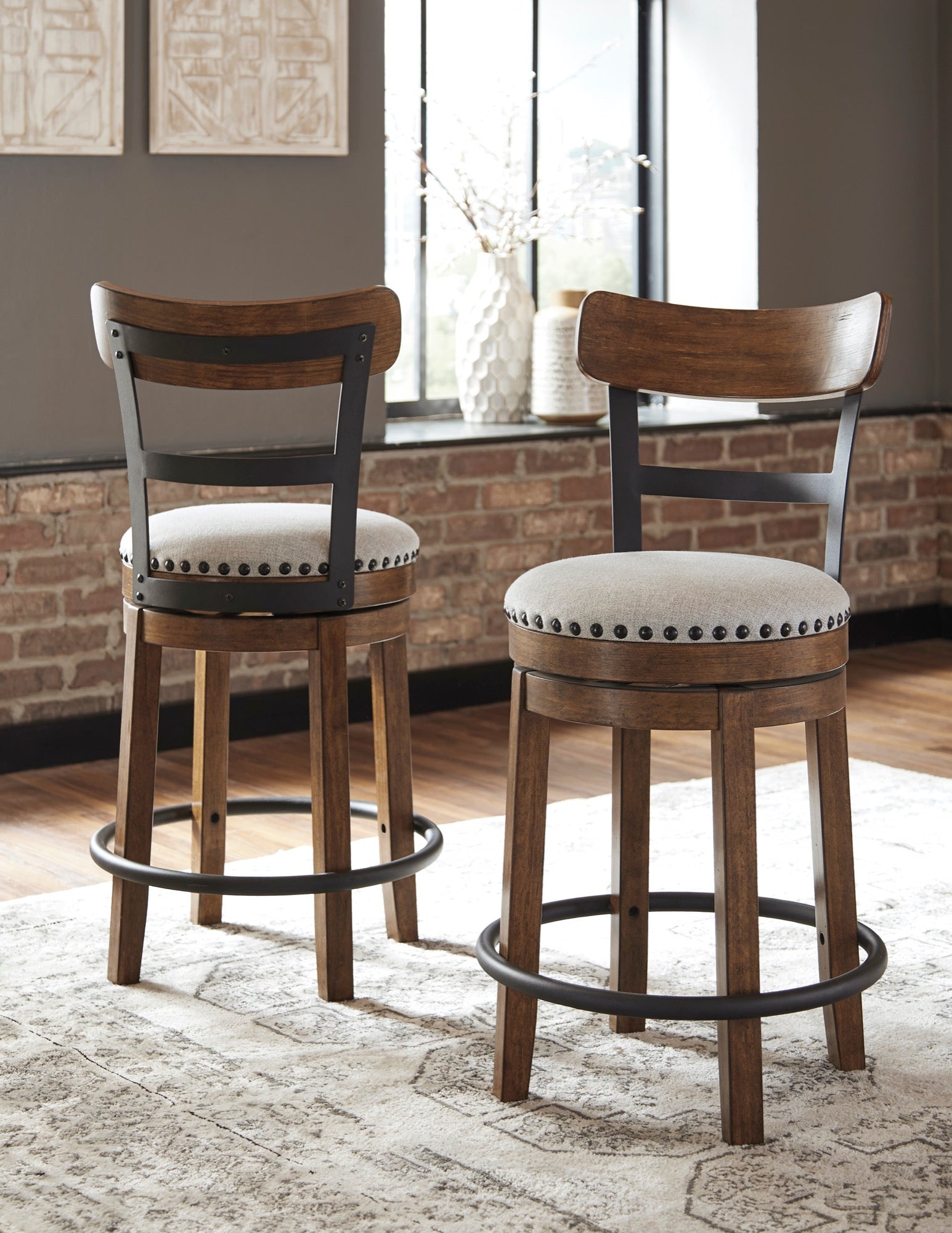Valebeck Counter Height Dining Table and 4 Barstools - Adams Furniture